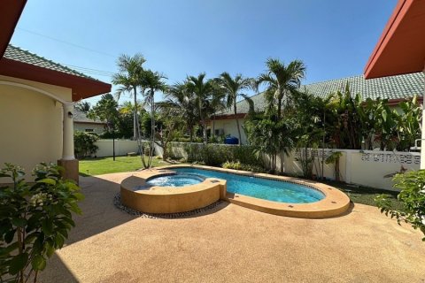 Casa de 3 dormitorios en Hua Hin, Tailandia № 125130 - foto 2