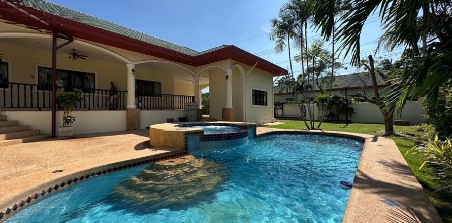 Casa de 3 dormitorios en Hua Hin, Tailandia № 125130