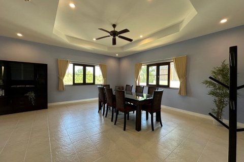 Casa de 3 dormitorios en Hua Hin, Tailandia № 125130 - foto 11
