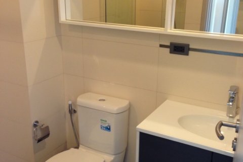 Condo à Phra Khanong, Bangkok, Thaïlande, 1 chambre № 144118 - photo 9