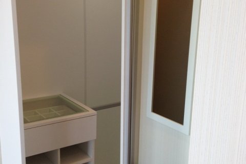 Condo à Phra Khanong, Bangkok, Thaïlande, 1 chambre № 144118 - photo 8
