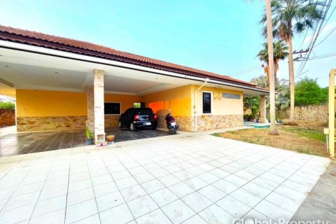 Casa de 4 dormitorios en Pattaya, Tailandia № 100795 - foto 4