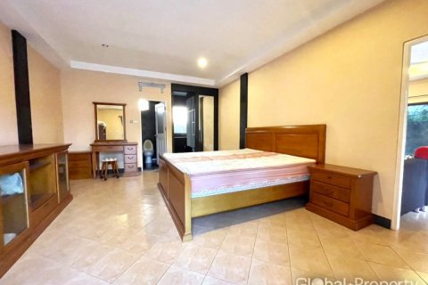 Casa de 4 dormitorios en Pattaya, Tailandia № 100795 - foto 8