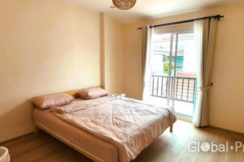 Casa de 6 dormitorios en Pattaya, Tailandia № 100789 - foto 19