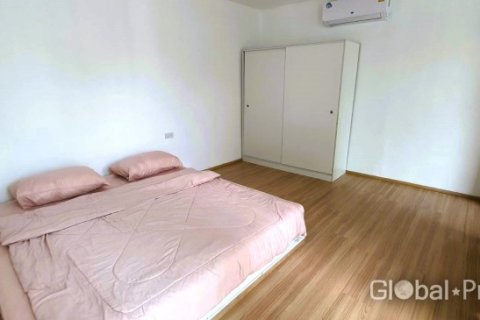 Casa de 6 dormitorios en Pattaya, Tailandia № 100789 - foto 12