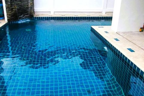 Casa de 6 dormitorios en Pattaya, Tailandia № 100789 - foto 2