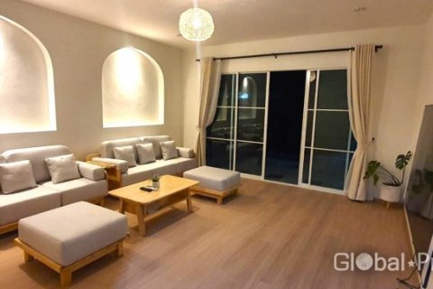 Casa de 6 dormitorios en Pattaya, Tailandia № 100789 - foto 14