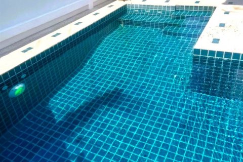 Casa de 6 dormitorios en Pattaya, Tailandia № 100789 - foto 3