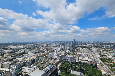 Condominio de 2 dormitorios en Phra Khanong, Bangkok, Tailandia № 82279 - foto 12