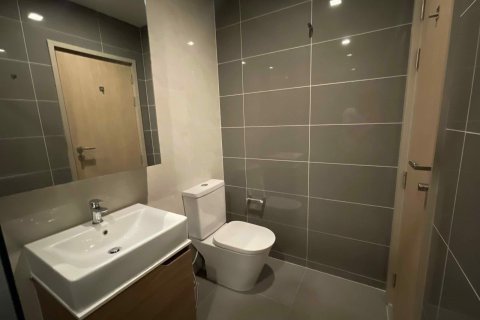 Condominio de 1 dormitorio en Watthana, Bangkok, Tailandia № 82277 - foto 12