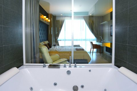 Condominio de 3 dormitorios en Bang Lamung, Tailandia № 132228 - foto 13