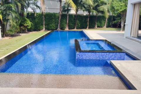 Casa de 3 dormitorios en Bang Lamung, Tailandia № 82268