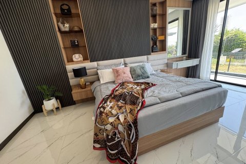 Casa de 6 dormitorios en Pattaya, Tailandia № 125063 - foto 9