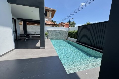 Casa de 6 dormitorios en Pattaya, Tailandia № 125063 - foto 4