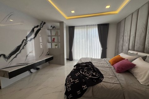 Casa de 6 dormitorios en Pattaya, Tailandia № 125063 - foto 22