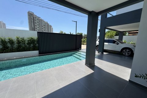 Casa de 6 dormitorios en Pattaya, Tailandia № 125063 - foto 5