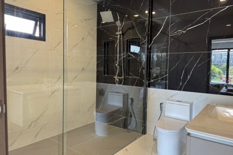 Casa de 6 dormitorios en Pattaya, Tailandia № 125063 - foto 11