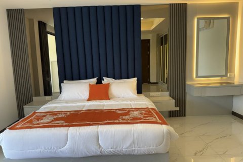 Casa de 6 dormitorios en Pattaya, Tailandia № 125063 - foto 8