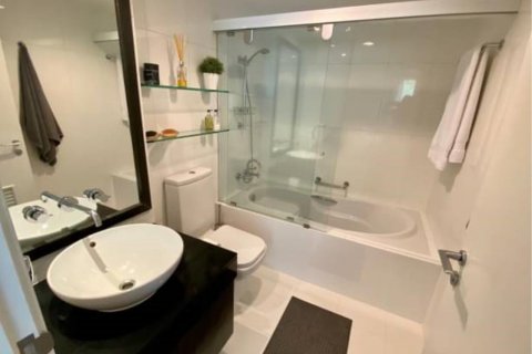 Condominio de 2 dormitorios en Watthana, Bangkok, Tailandia № 123713 - foto 7