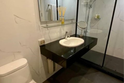 Condominio de 2 dormitorios en Watthana, Bangkok, Tailandia № 123713 - foto 6