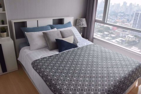 Condominio de 1 dormitorio en Huai Khwang, Bangkok, Tailandia № 76778 - foto 9