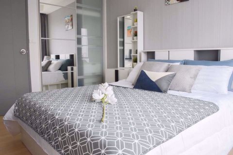 Condominio de 1 dormitorio en Huai Khwang, Bangkok, Tailandia № 76778 - foto 11