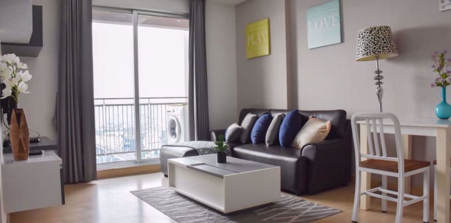 Condominio de 1 dormitorio en Huai Khwang, Bangkok, Tailandia № 76778