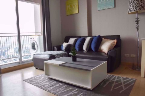 Condominio de 1 dormitorio en Huai Khwang, Bangkok, Tailandia № 76778 - foto 2