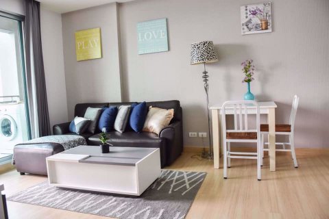 Condominio de 1 dormitorio en Huai Khwang, Bangkok, Tailandia № 76778 - foto 4