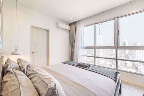 Condominio de 2 dormitorios en Ratchathewi, Bangkok, Tailandia № 76779 - foto 8