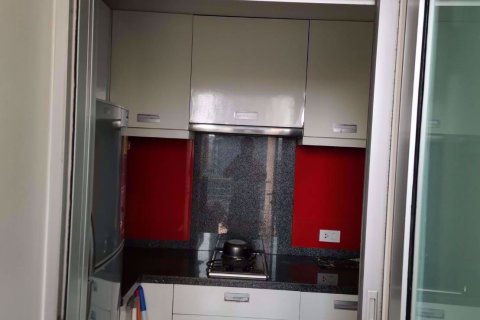Condominio de 1 dormitorio en Khlong San, Bangkok, Tailandia № 76775 - foto 10