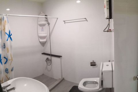 Condominio de 2 dormitorios en Khlong Toei, Bangkok, Tailandia № 76064 - foto 15