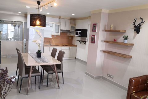 Condominio de 2 dormitorios en Khlong Toei, Bangkok, Tailandia № 76064 - foto 5