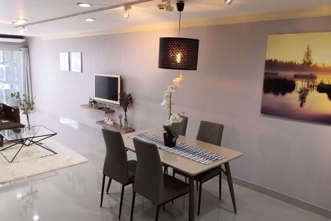 Condominio de 2 dormitorios en Khlong Toei, Bangkok, Tailandia № 76064 - foto 2