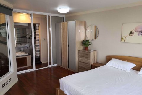 Condominio de 2 dormitorios en Khlong Toei, Bangkok, Tailandia № 76064 - foto 11