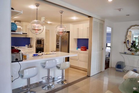 Eigentumswohnung in Watthana, Bangkok, Thailand, 3 Schlafzimmer № 76061 - Foto 13