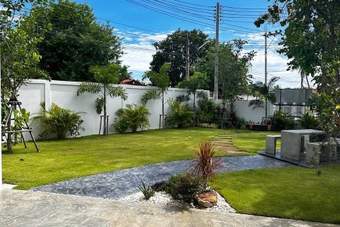 Chalet de 3 dormitorios en Pattaya, Tailandia № 123302 - foto 5