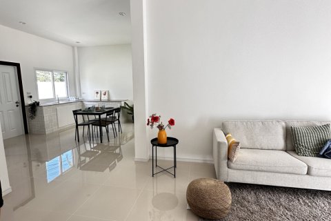 Chalet de 3 dormitorios en Pattaya, Tailandia № 123302 - foto 13