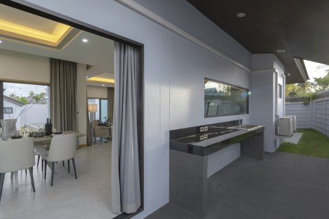 Chalet de 3 dormitorios en Pattaya, Tailandia № 123301 - foto 5