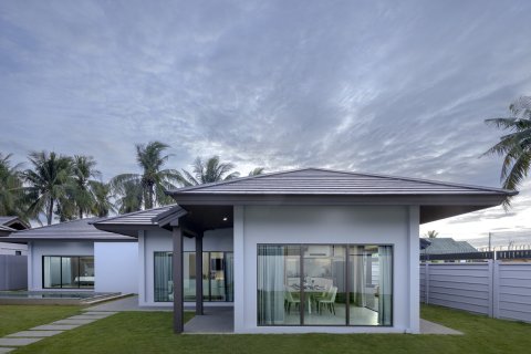 Chalet de 3 dormitorios en Pattaya, Tailandia № 123301 - foto 6