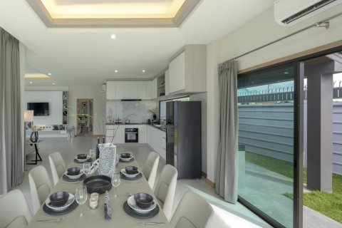 Chalet de 3 dormitorios en Pattaya, Tailandia № 123301 - foto 14