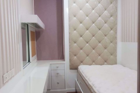Condominio de 2 dormitorios en Khlong Toei, Bangkok, Tailandia № 76602 - foto 9