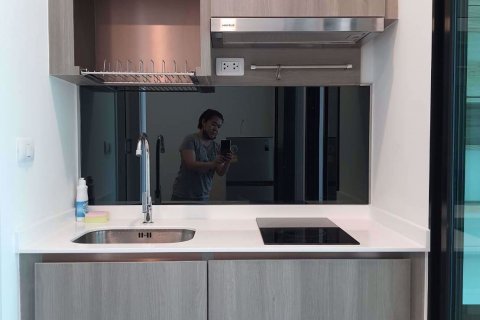 Condominio de 1 dormitorio en Bang Kapi, Bangkok, Tailandia № 76600 - foto 3