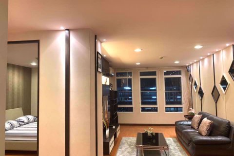 Condominio de 2 dormitorios en Watthana, Bangkok, Tailandia № 76596 - foto 2