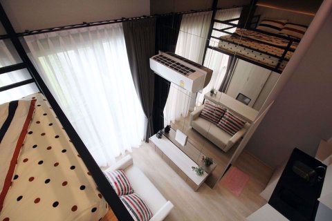 Dúplex de 1 dormitorio en Huai Khwang, Bangkok, Tailandia № 76601 - foto 3