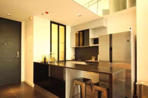 Dúplex de 2 dormitorios en Khlong Toei, Bangkok, Tailandia № 76463 - foto 4