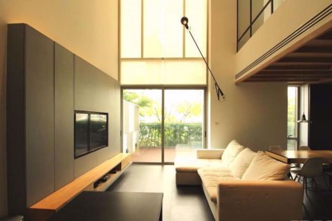 Dúplex de 2 dormitorios en Khlong Toei, Bangkok, Tailandia № 76463
