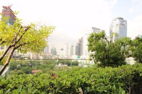 Dúplex de 2 dormitorios en Khlong Toei, Bangkok, Tailandia № 76463 - foto 9