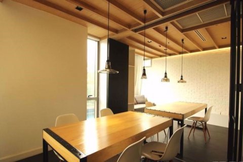 Dúplex de 2 dormitorios en Khlong Toei, Bangkok, Tailandia № 76463 - foto 3