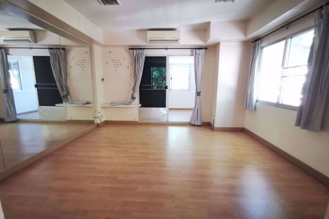 Casa de 3 dormitorios en Wang Thonglang, Bangkok, Tailandia № 76461 - foto 12
